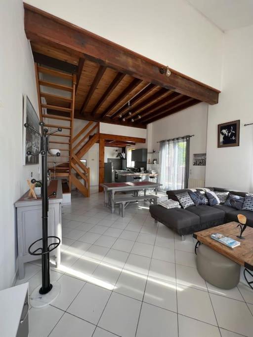 Villa La Petite Angerienne Saint-Jean-dʼAngély Esterno foto
